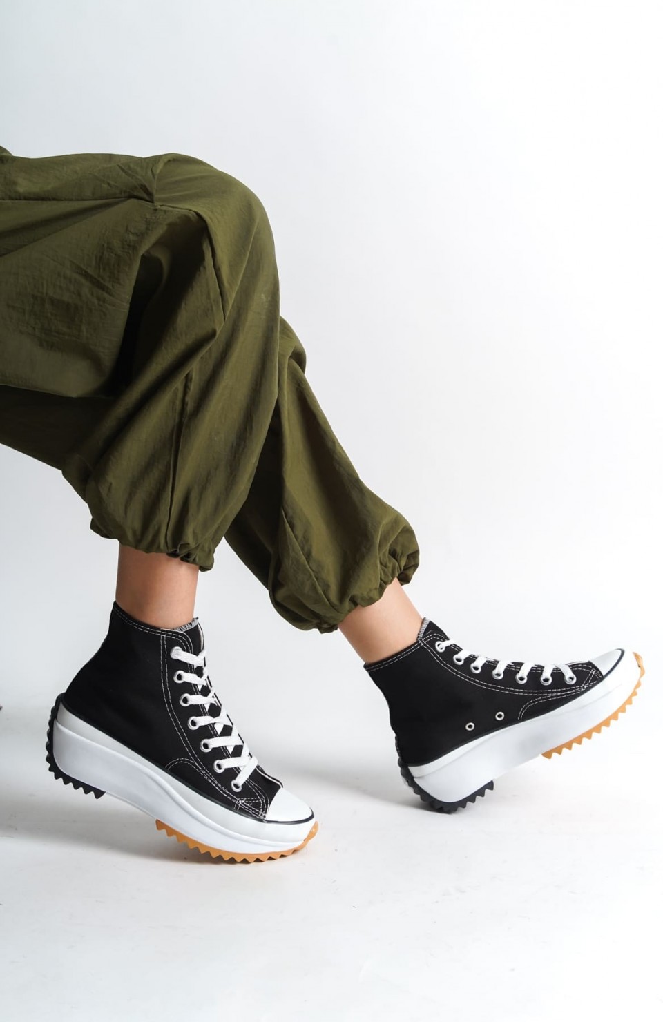 ROMA Bağcıklı Ortopedik Taban Kadın Sneaker Spor Ayakkabı  TBT - Siyah Somersan Giyim | Kadın, Erkek ve Çocuk Moda