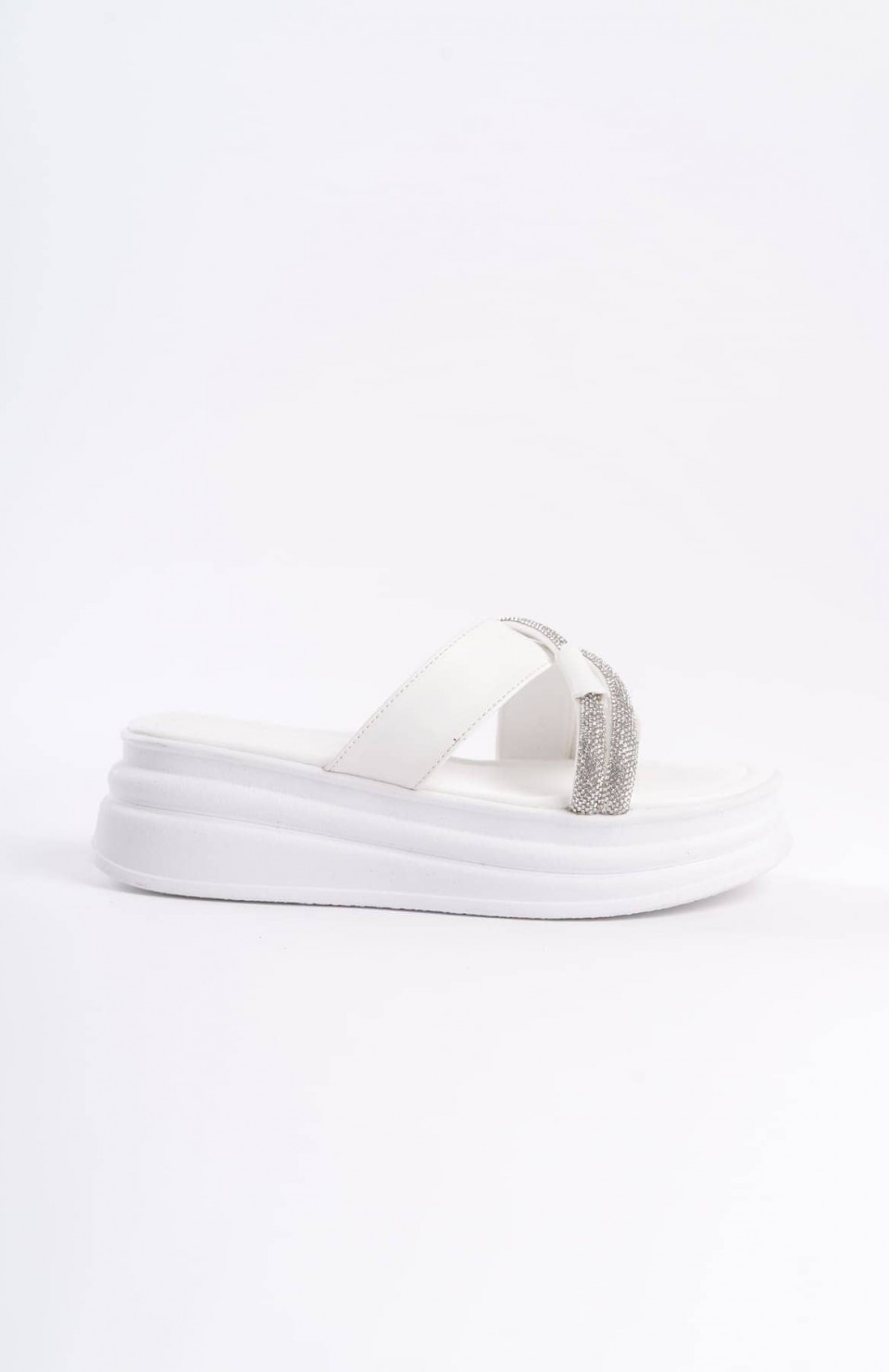 RUBY Düz Topuklu Taşlı Çapraz Şeritli Kalın ve Ortopedik Taban Kadın Terlik  CBT - Beyaz