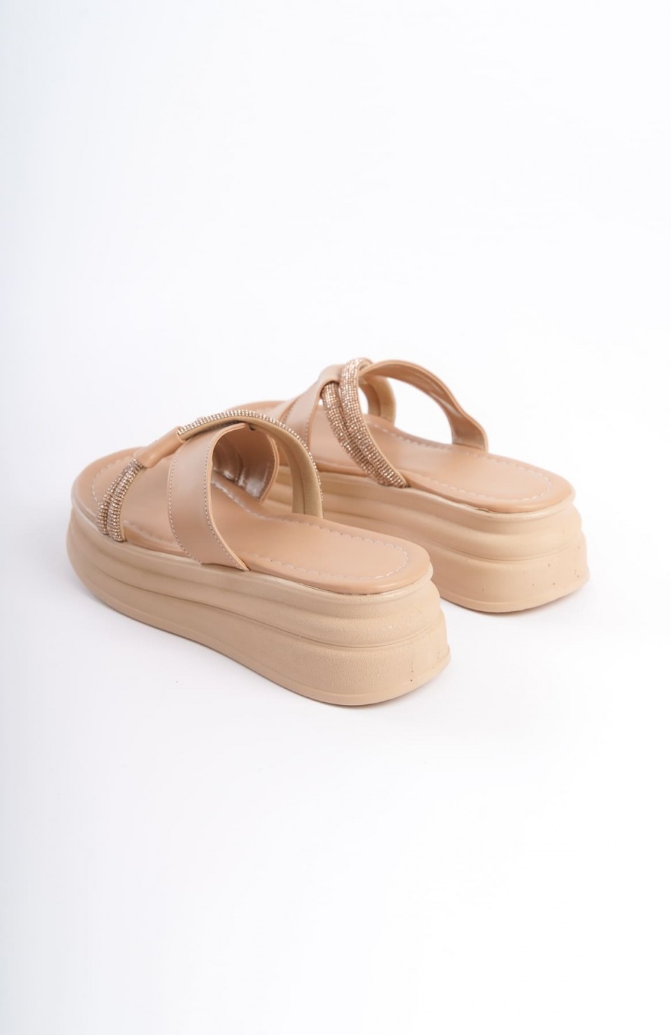 RUBY Düz Topuklu Taşlı Çapraz Şeritli Kalın ve Ortopedik Taban Kadın Terlik  CTT - Ten