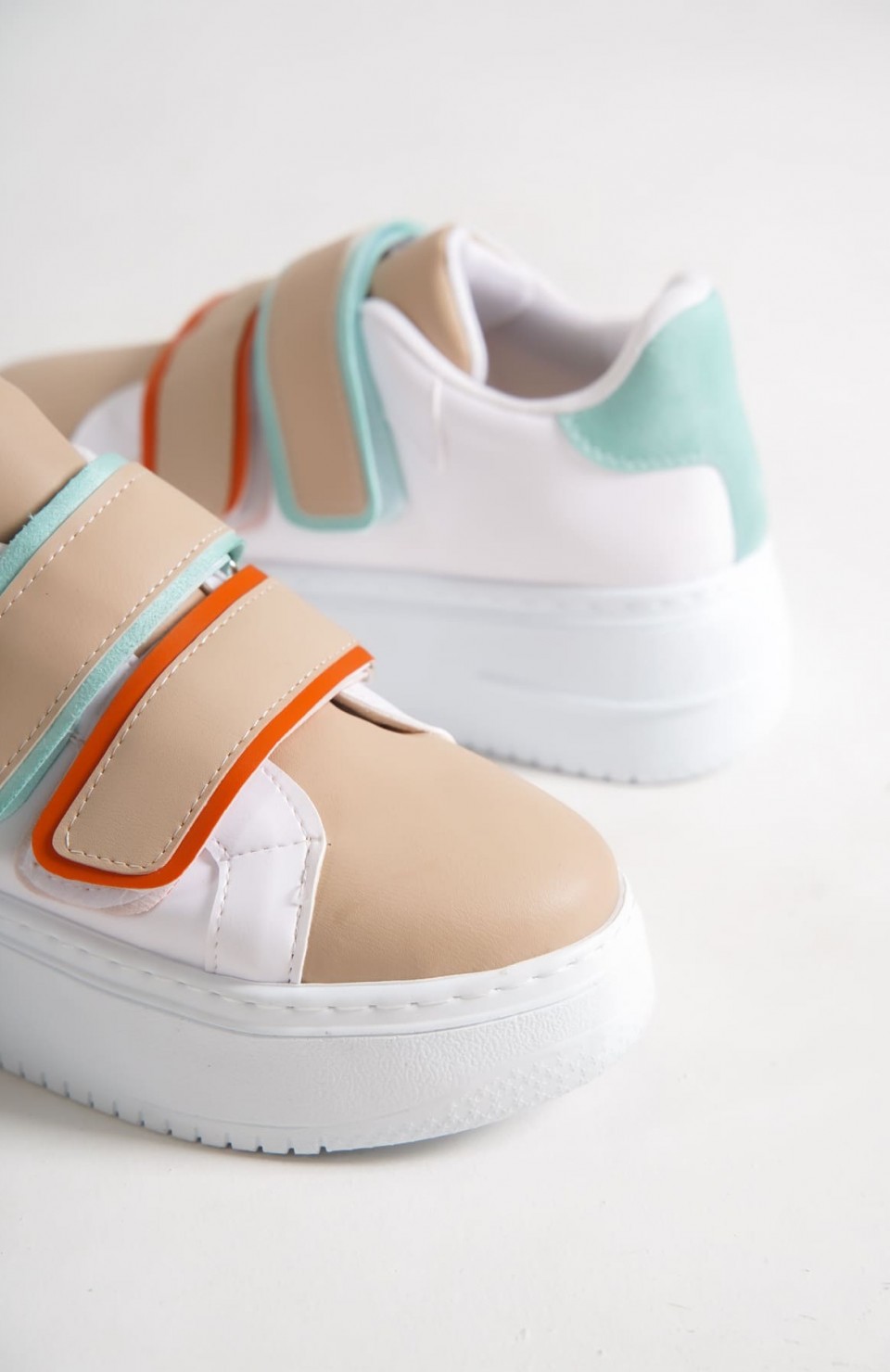 VALENCIA Bağcıksız Cırt Cırtlı Ortopedik Taban Kadın Sneaker Spor Ayakkabı CBT - Beyaz/Ten/Mavi