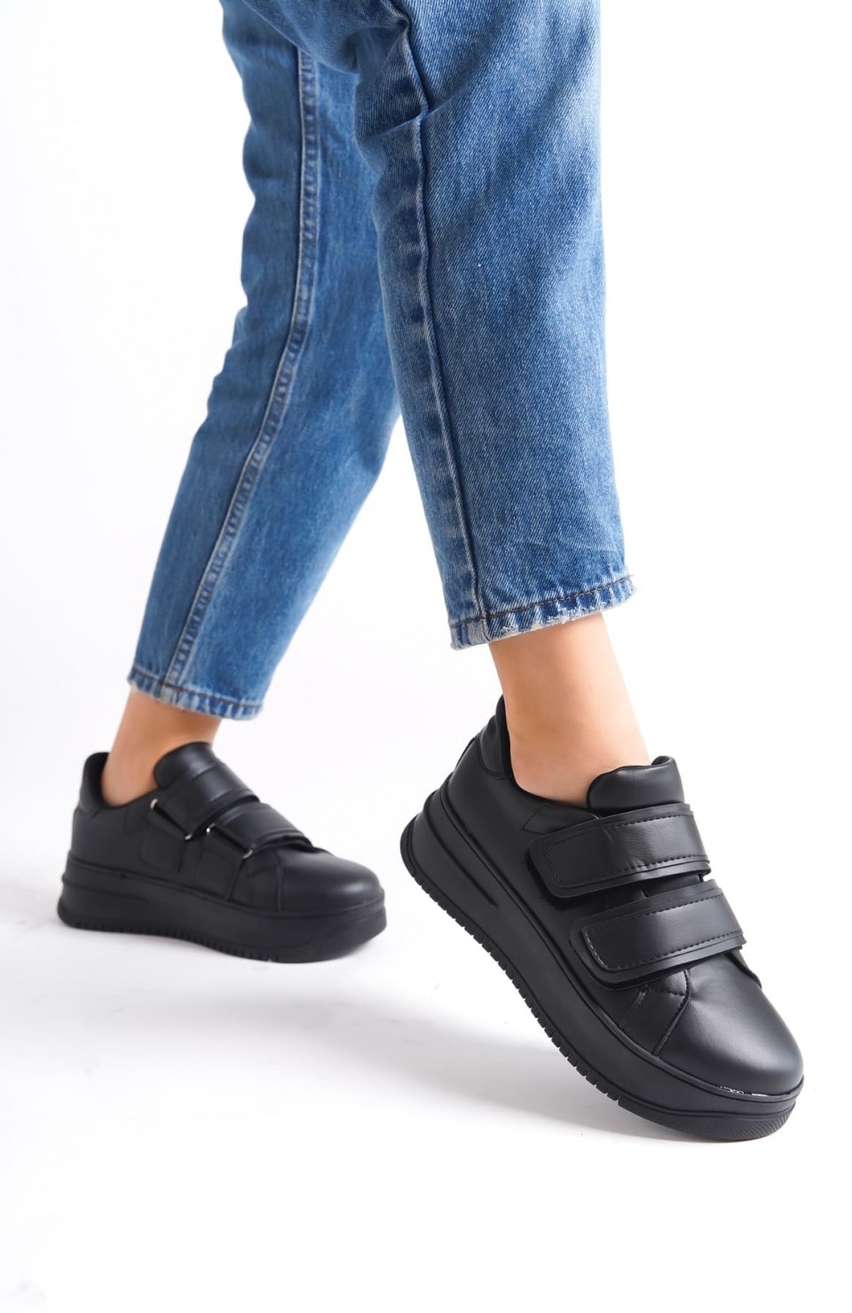 VALENCIA Bağcıksız Cırt Cırtlı Ortopedik Taban Kadın Sneaker Spor Ayakkabı CST - Siyah