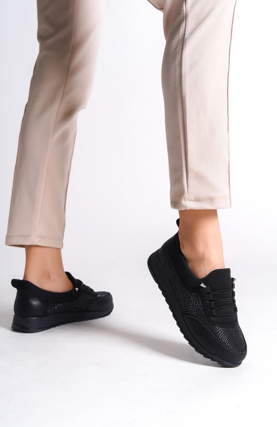 VIOLET Bağcıklı Lastikli Ortopedik Rahat Taban Taş Detaylı Klasik Kadın Babet Anne Ayakkabısı  CST - Siyah