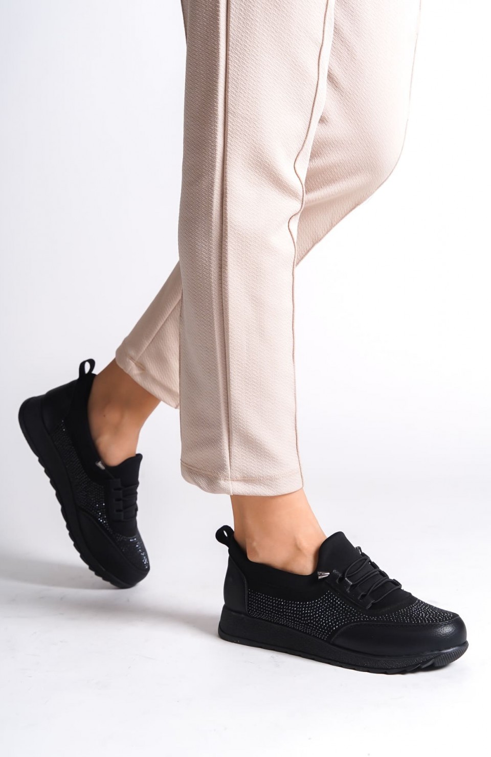 VIOLET Bağcıklı Lastikli Ortopedik Rahat Taban Taş Detaylı Klasik Kadın Babet Anne Ayakkabısı  CST - Siyah