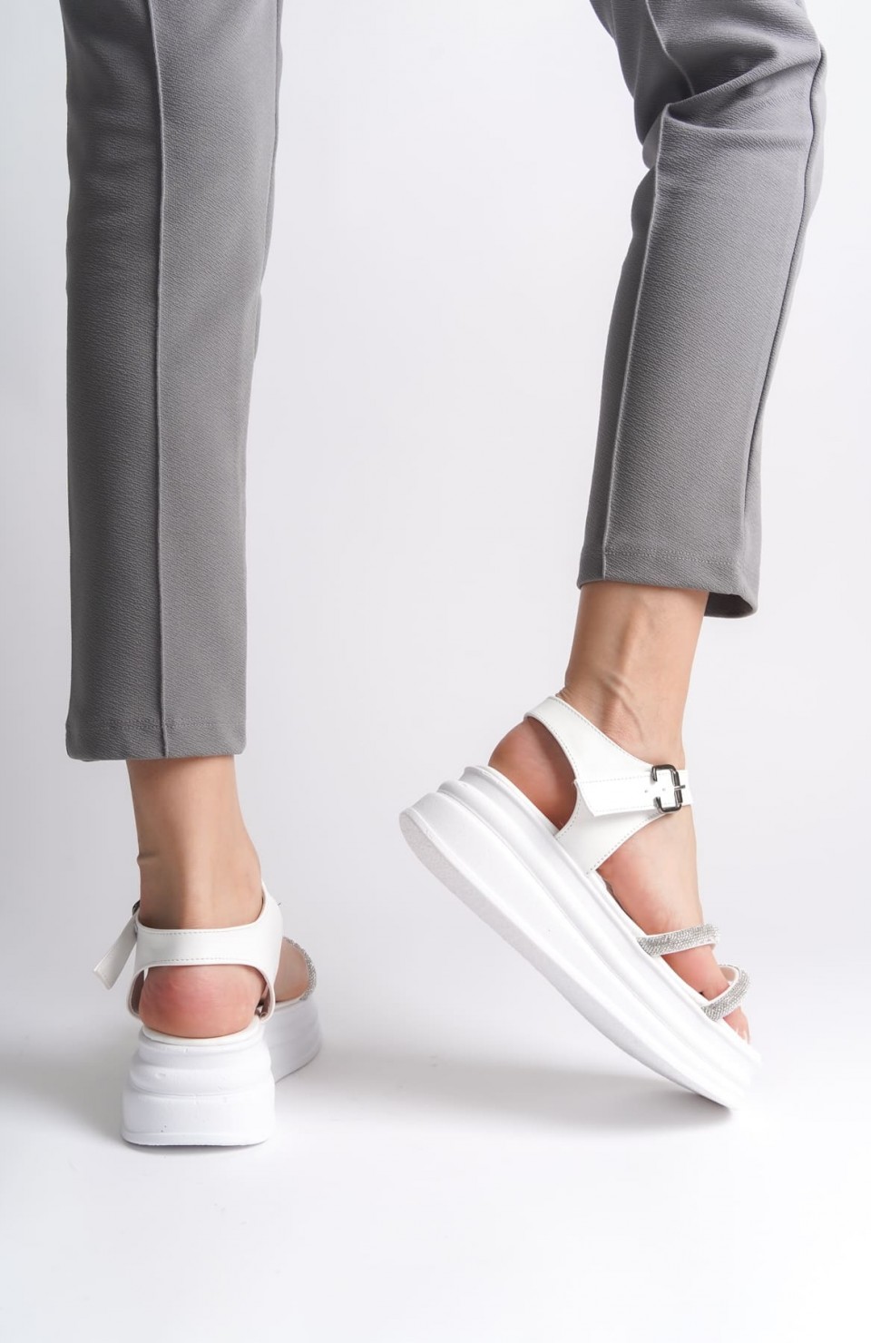 ZLOHE Kalın Tokalı Taşlı Şeritli Ortopedik Taban Kadın Sandalet CBT - Beyaz