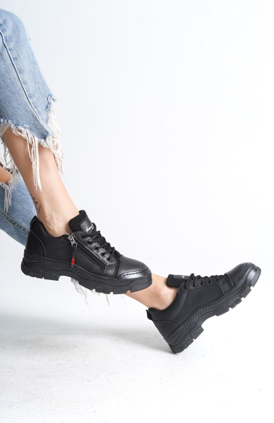 AGATHA Bağcıklı Fermuarlı Ortopedik Taban Kadın Sneaker Spor Ayakkabı CST - Siyah Somersan Giyim | Kadın, Erkek ve Çocuk Moda