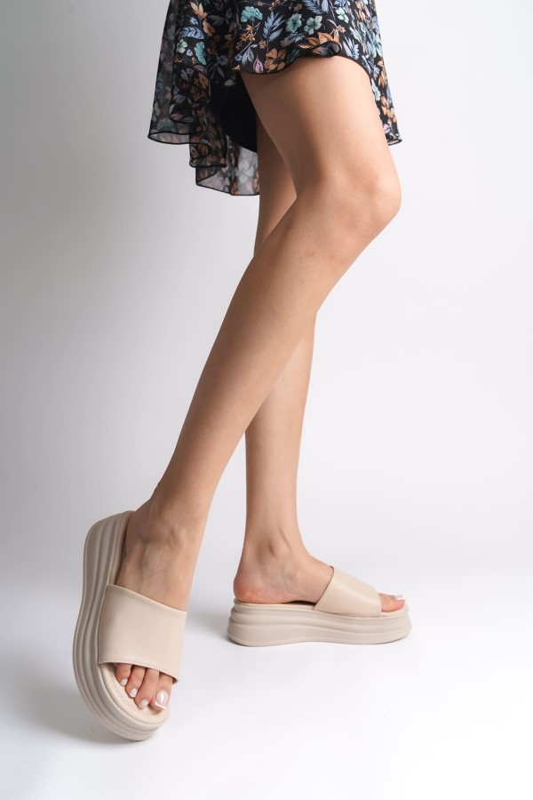 ALICE Düz Topuklu Kalın ve Ortopedik Taban Kadın Terlik CKT - Krem