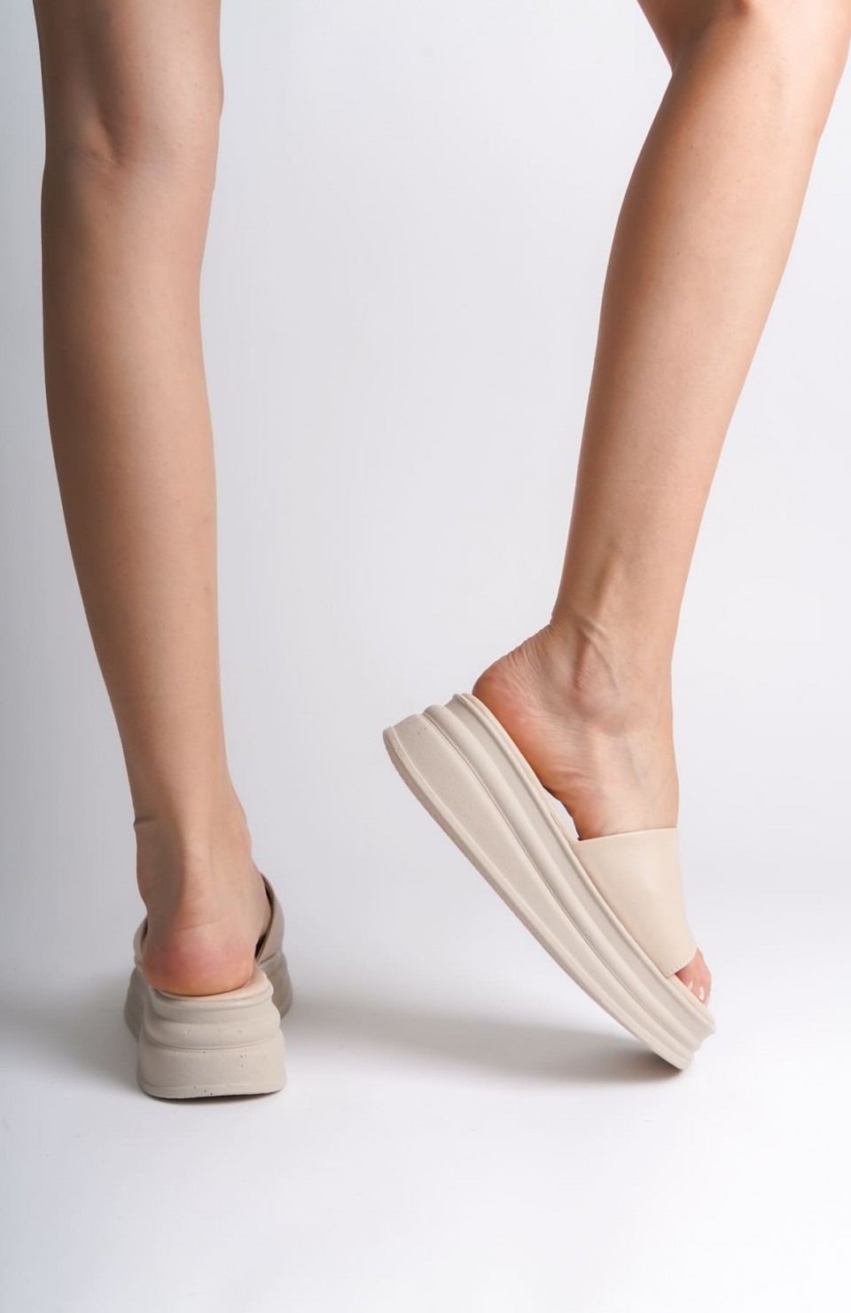 ALICE Düz Topuklu Kalın ve Ortopedik Taban Kadın Terlik CKT - Krem Somersan Giyim | Kadın, Erkek ve Çocuk Moda