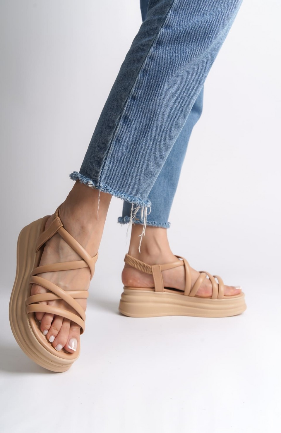 BELLA Lastikli Şerit Detaylı Ortopedik Taban Kadın Sandalet  CTT - Ten Somersan Giyim | Kadın, Erkek ve Çocuk Moda