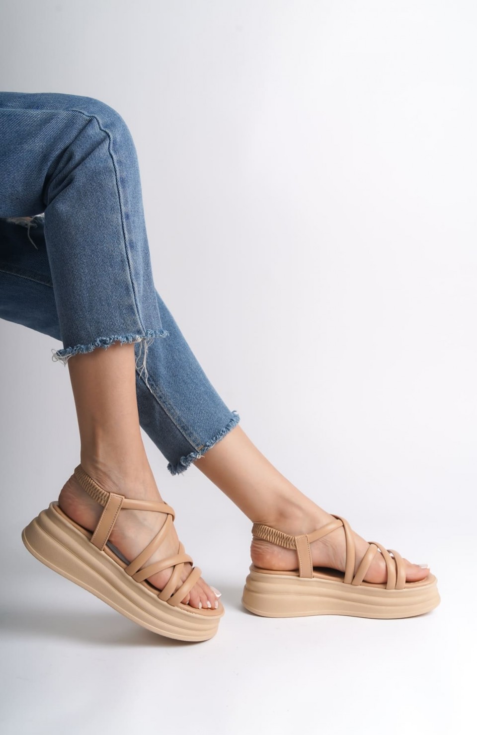 BELLA Lastikli Şerit Detaylı Ortopedik Taban Kadın Sandalet  CTT - Ten Somersan Giyim | Kadın, Erkek ve Çocuk Moda