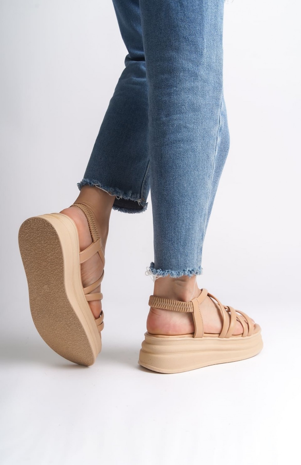 BELLA Lastikli Şerit Detaylı Ortopedik Taban Kadın Sandalet  CTT - Ten Somersan Giyim | Kadın, Erkek ve Çocuk Moda