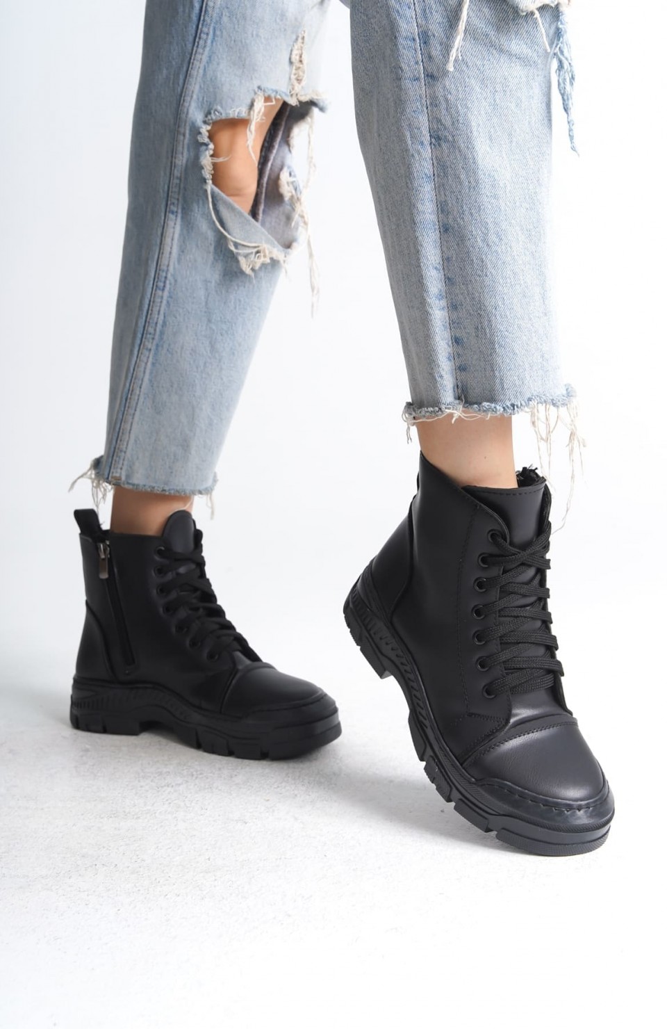 BLOOM Bağcıklı Fermuarlı Ortopedik Taban Kadın Bot CST - Siyah Somersan Giyim | Kadın, Erkek ve Çocuk Moda