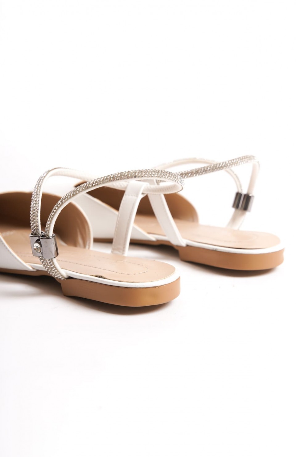 CAROLINE Lastikli Ortopedik Rahat Taban Bilekten Taş Detaylı Kadın Babet Ayakkabı  CKT - Beyaz Somersan Giyim | Kadın, Erkek ve Çocuk Moda