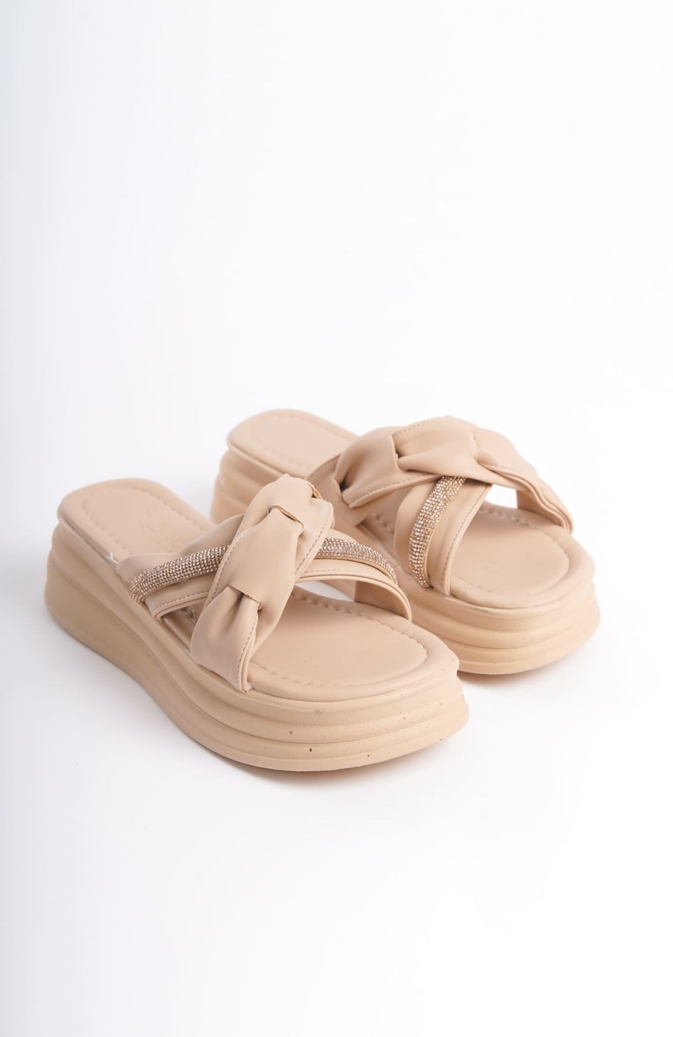 CLARA Düz Topuklu Kurdele Desenli Taşlı Kalın ve Ortopedik Taban Kadın Terlik  CTT - Ten Somersan Giyim | Kadın, Erkek ve Çocuk Moda