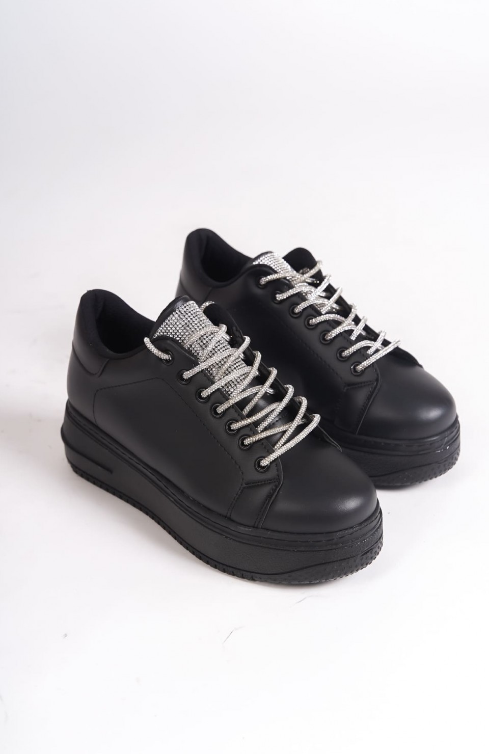 DELLA Bağcıklı Ortopedik Taban Taşlı Kadın Sneaker Spor Ayakkabı  CST - Siyah Somersan Giyim | Kadın, Erkek ve Çocuk Moda