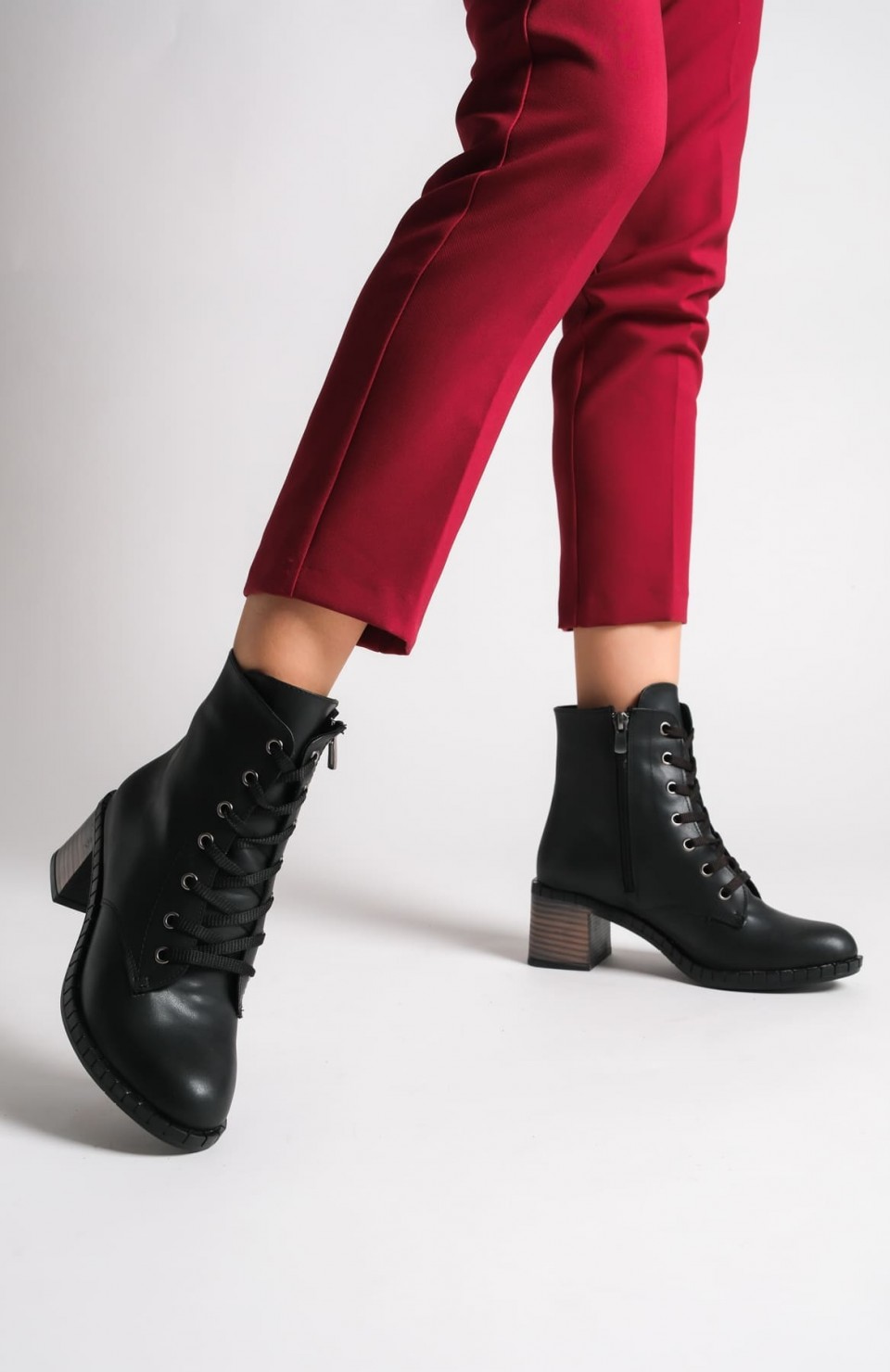 DIANA Bağcıklı Fermuarlı Ortopedik Taban Topuklu Kadın Bot CST - Siyah Somersan Giyim | Kadın, Erkek ve Çocuk Moda