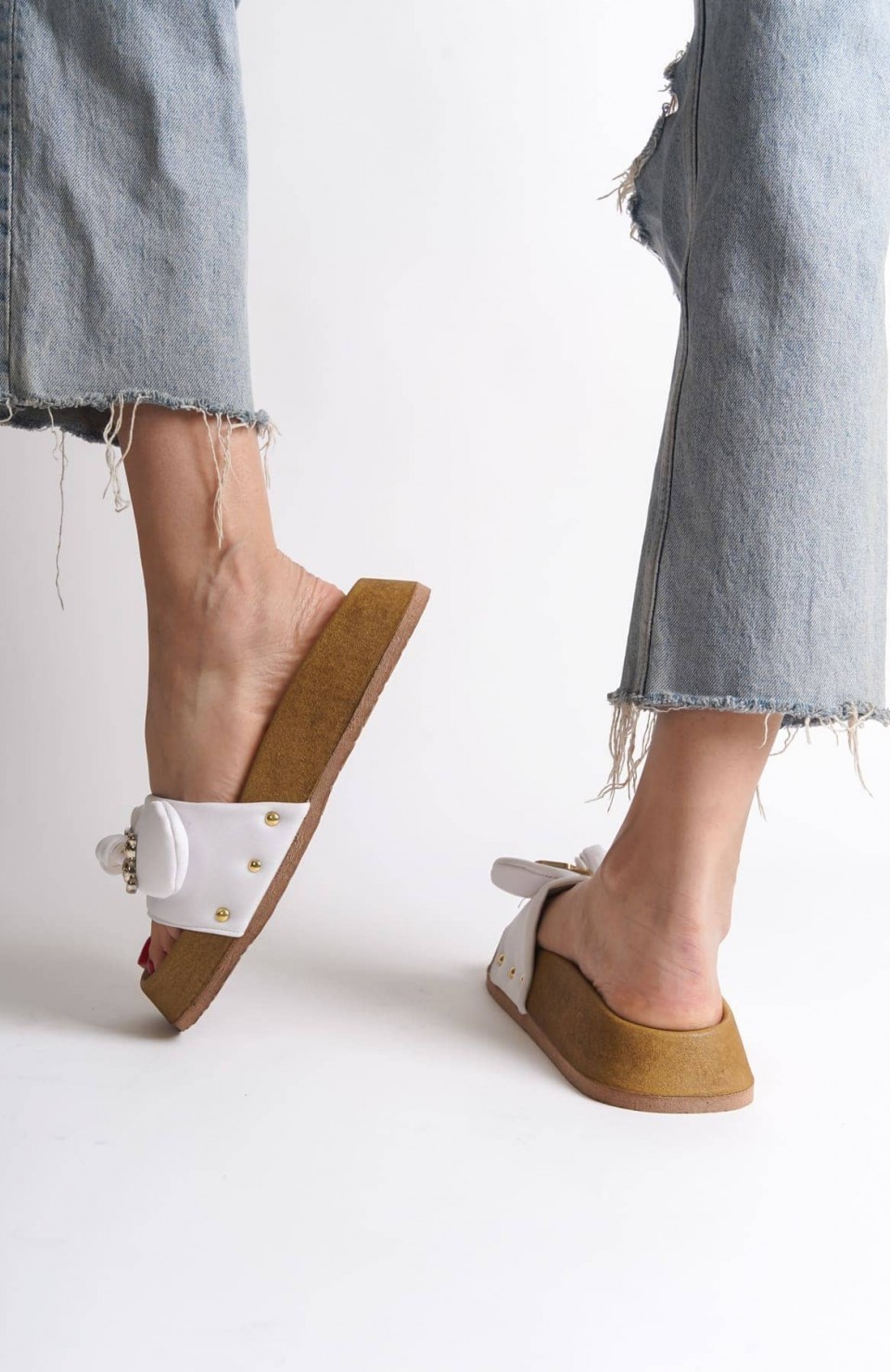 DILA Kalın ve Ortopedik Taban Ayıcıklı Saten Kadın Terlik  SKT - Beyaz Somersan Giyim | Kadın, Erkek ve Çocuk Moda