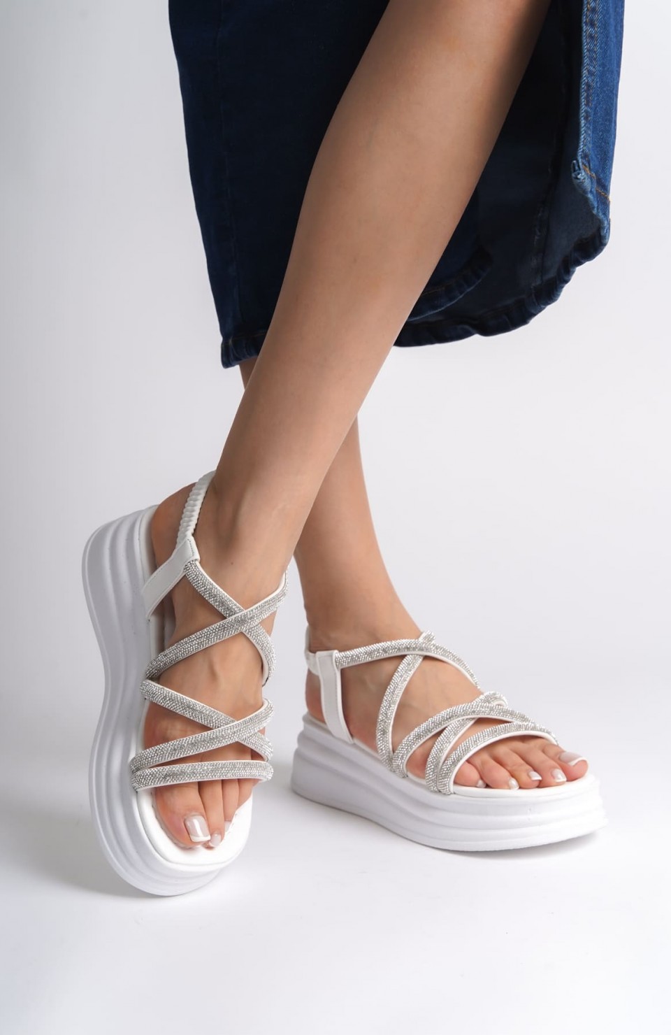 ELENA Lastikli Taşlı Şeritli Ortopedik Taban Kadın Sandalet  CBT - Beyaz Somersan Giyim | Kadın, Erkek ve Çocuk Moda