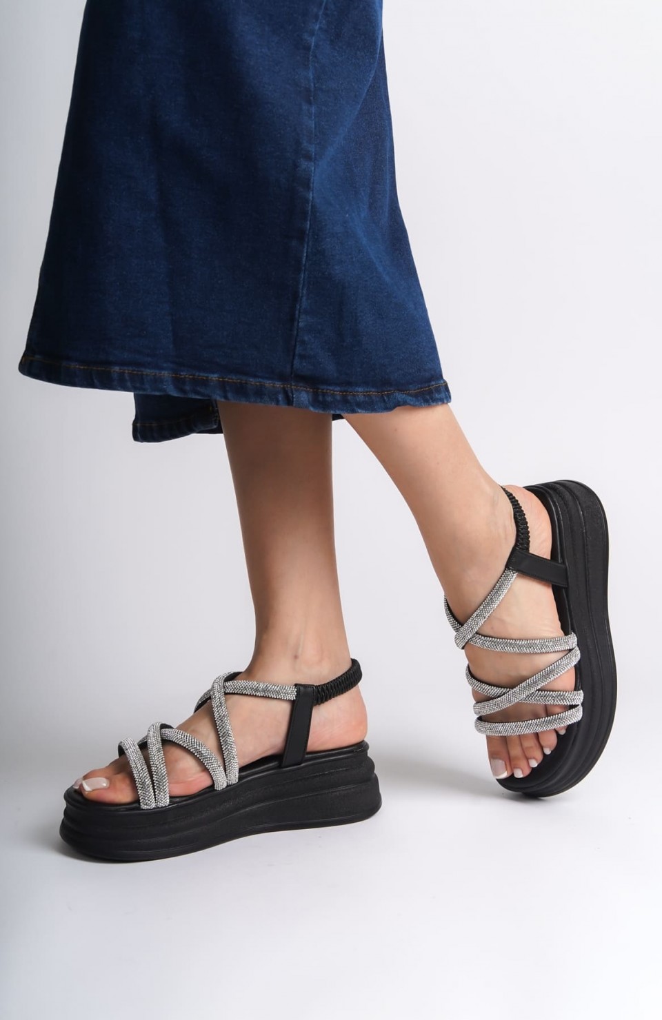 ELENA Lastikli Taşlı Şeritli Ortopedik Taban Kadın Sandalet CST - Siyah Somersan Giyim | Kadın, Erkek ve Çocuk Moda