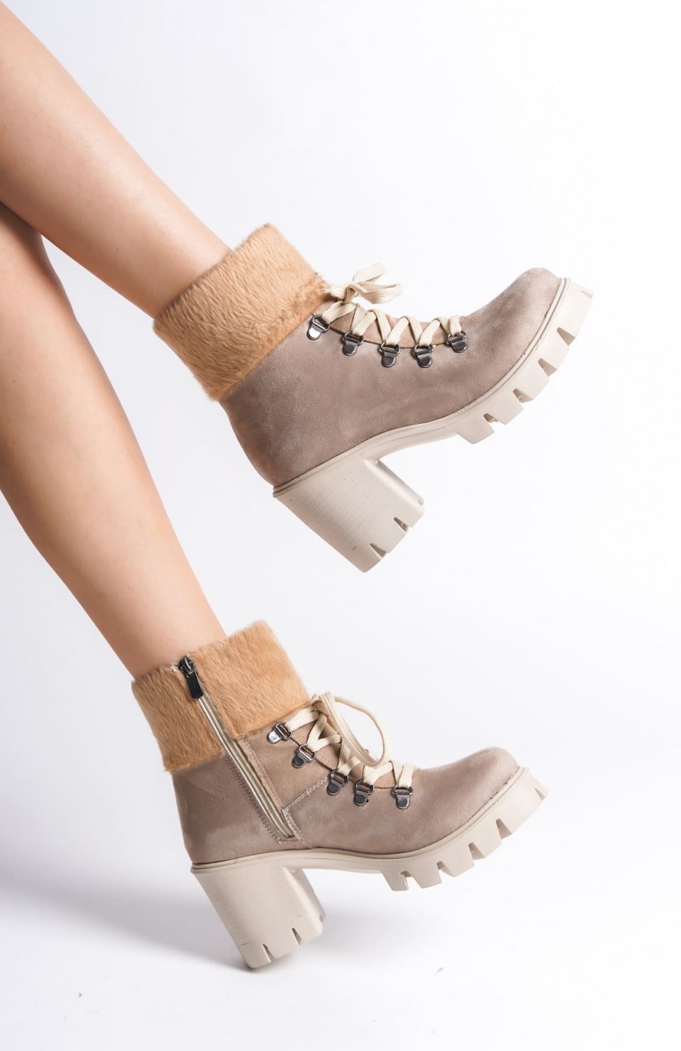EMMA Bağcıklı Fermuarlı Ortopedik Taban Topuklu Kürk Detaylı Süet Kadın Bot STT - Ten Somersan Giyim | Kadın, Erkek ve Çocuk Moda