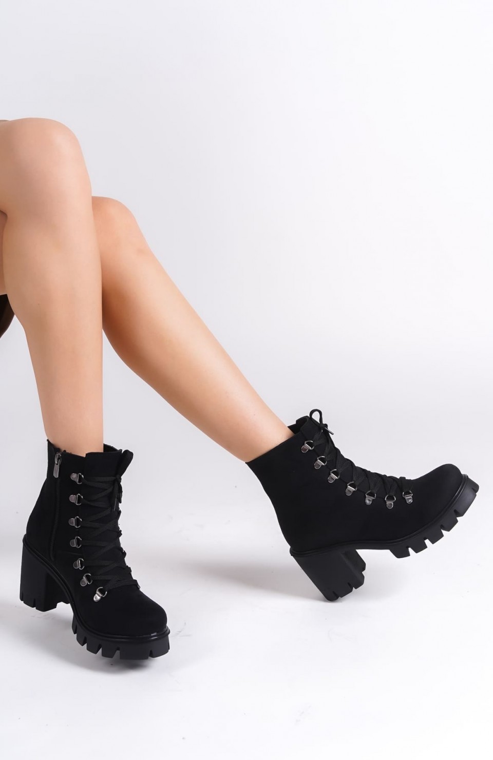 EMMA Bağcıklı Fermuarlı Ortopedik Taban Topuklu Süet Kadın Bot  SST - Siyah Somersan Giyim | Kadın, Erkek ve Çocuk Moda