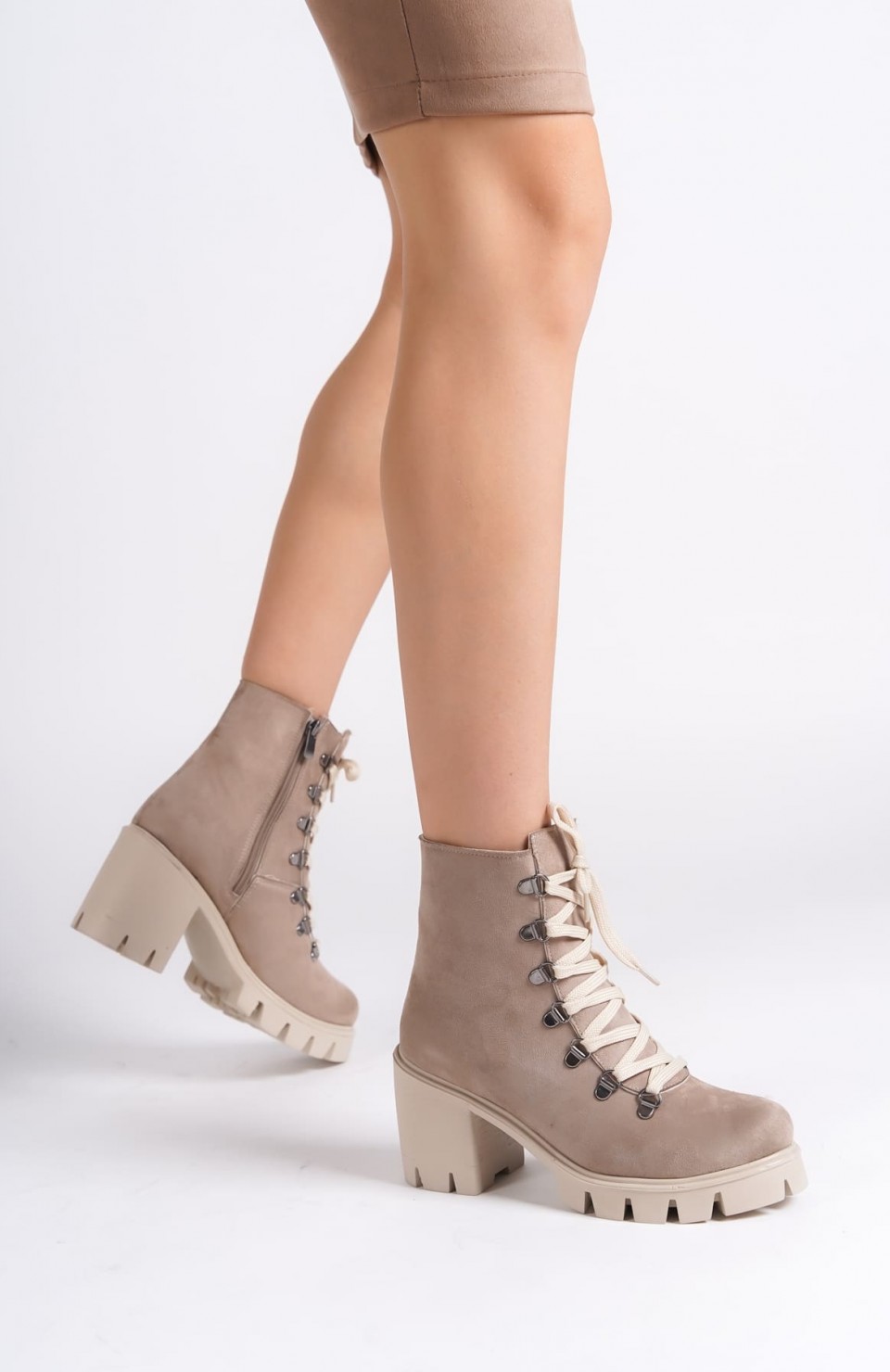 EMMA Bağcıklı Fermuarlı Ortopedik Taban Topuklu Süet Kadın Bot  STT - Ten Somersan Giyim | Kadın, Erkek ve Çocuk Moda