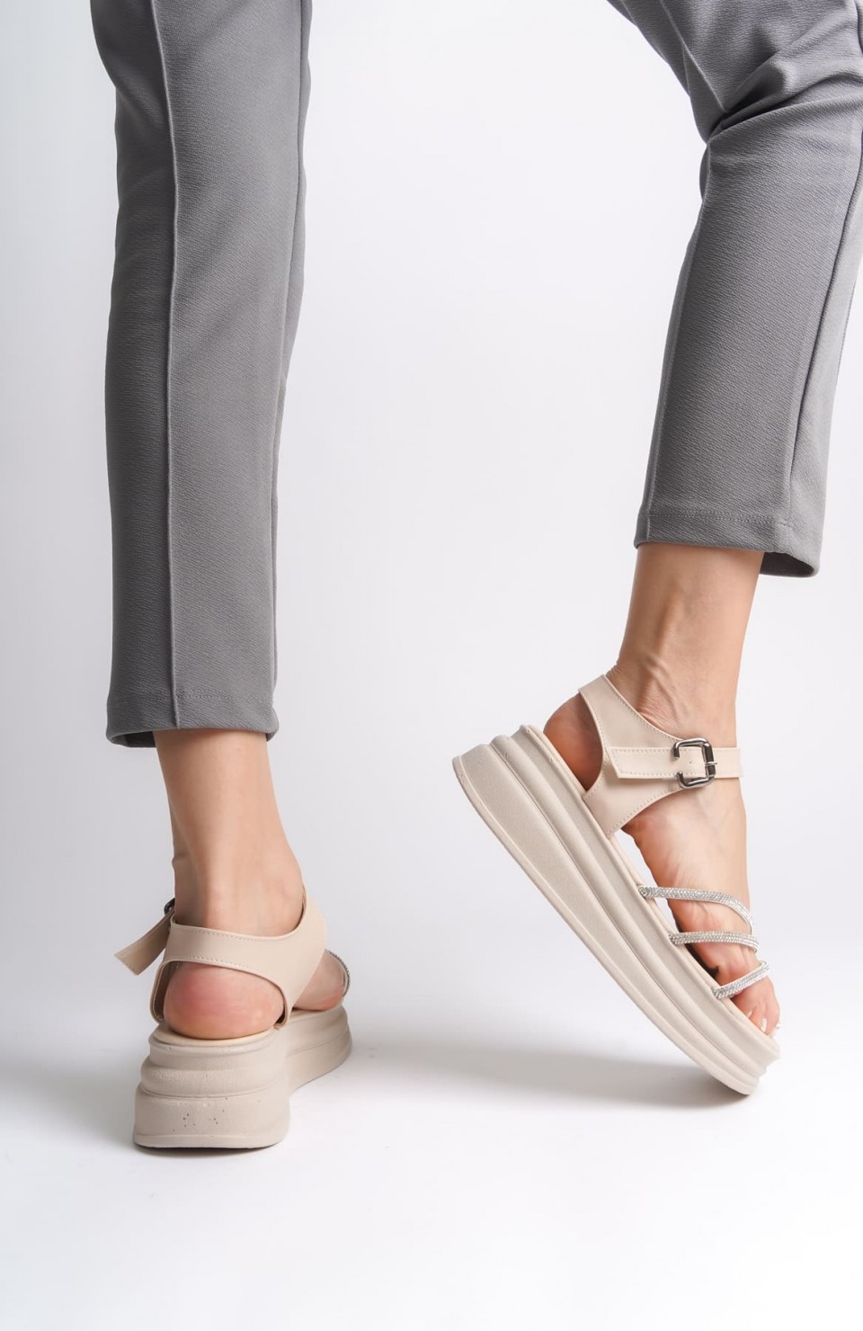 EVA Kalın Tokalı Taşlı Şeritli Ortopedik Taban Kadın Sandalet  CKT - Krem Somersan Giyim | Kadın, Erkek ve Çocuk Moda