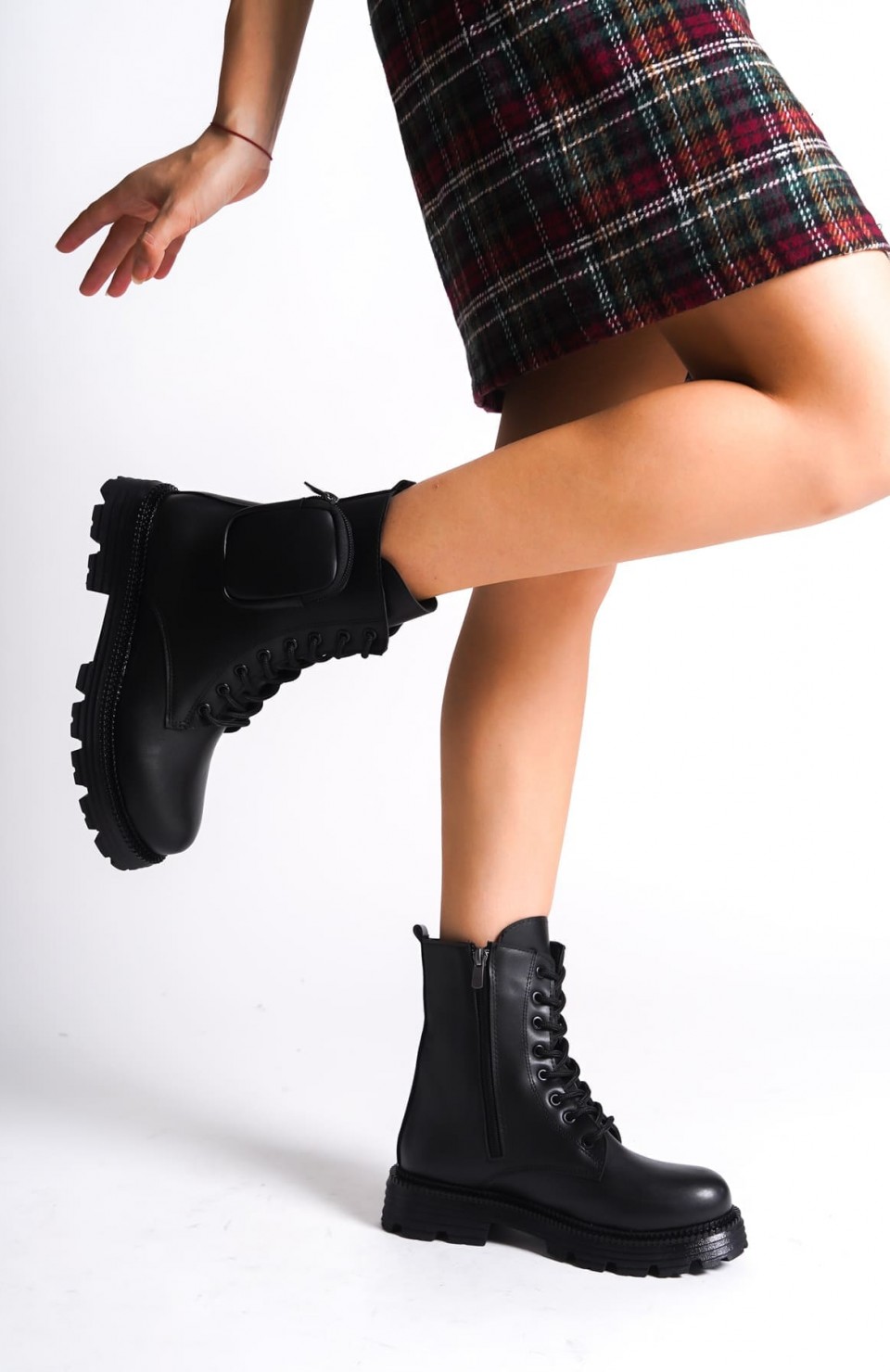 GINA Bağcıklı Fermuarlı Ortopedik Taban Çantalı Kadın Bot CST - Siyah Somersan Giyim | Kadın, Erkek ve Çocuk Moda