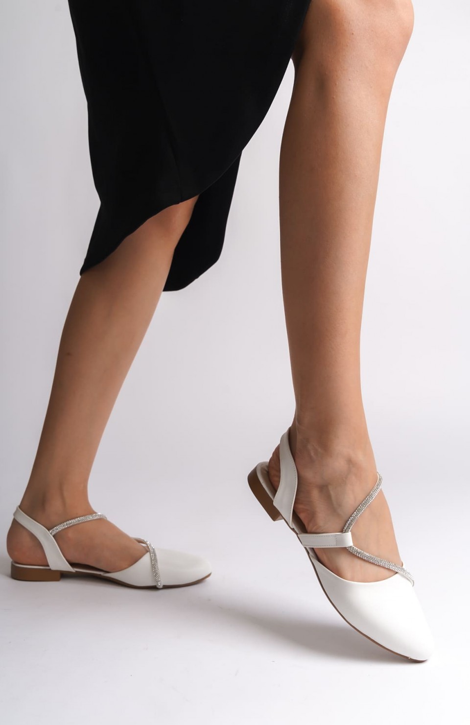 HANNAH Lastikli Ortopedik Rahat Taban Taş Detaylı Kadın Babet Ayakkabı  CKT - Beyaz Somersan Giyim | Kadın, Erkek ve Çocuk Moda