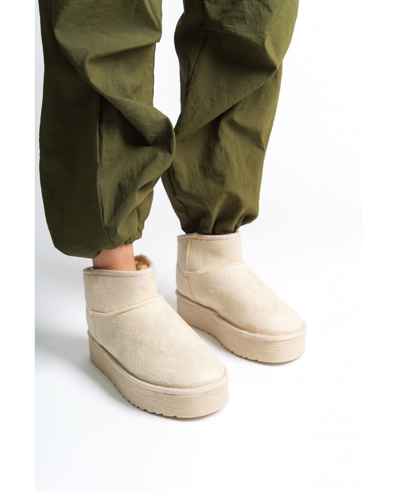 AMELIA Bağcıksız Düz ve Kalın Taban İçi Kürklü Kısa Süet Kadın Bot  SKT - Krem