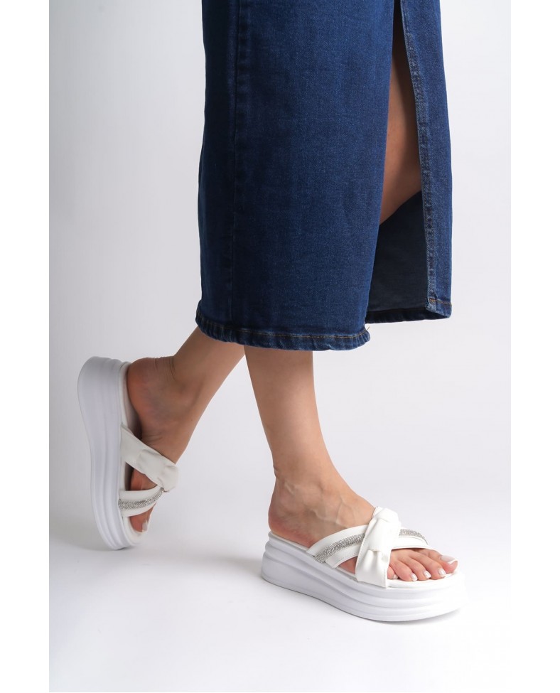 CLARA Düz Topuklu Kurdele Desenli Taşlı Kalın ve Ortopedik Taban Kadın Terlik  CBT - Beyaz Somersan Giyim | Kadın, Erkek ve Çocuk Moda