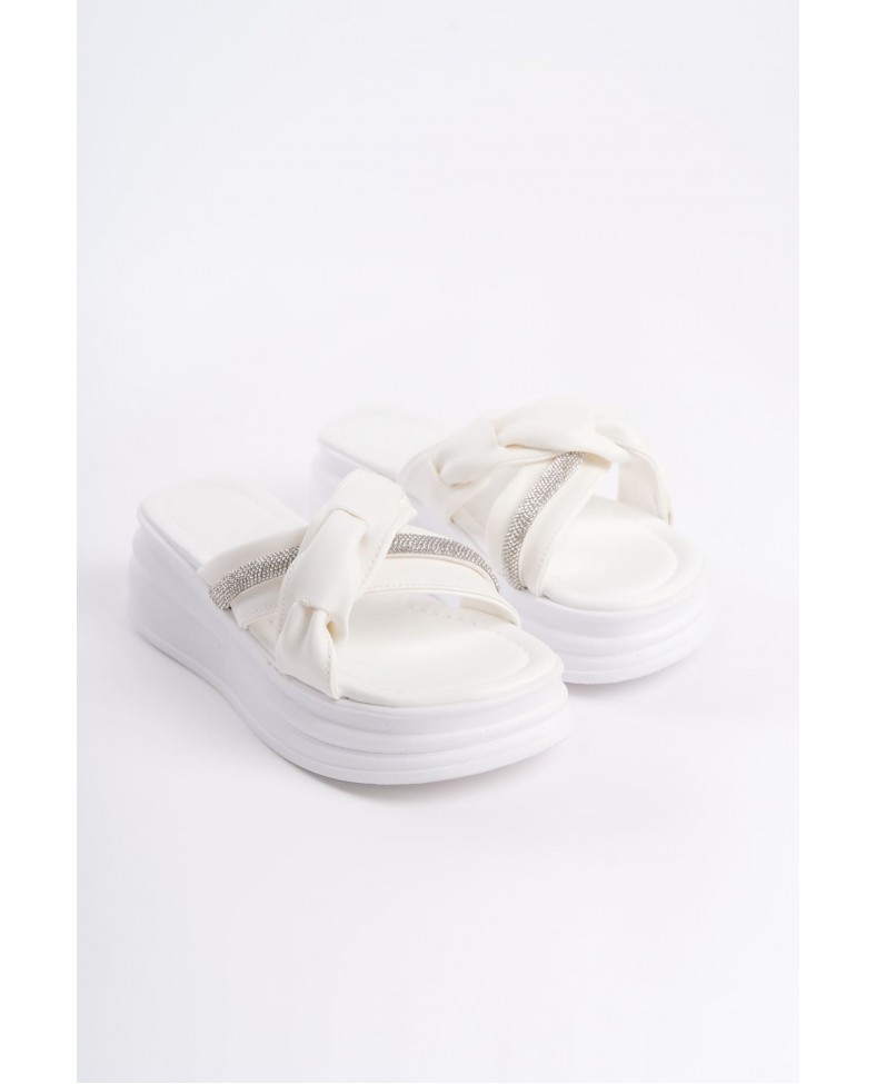 CLARA Düz Topuklu Kurdele Desenli Taşlı Kalın ve Ortopedik Taban Kadın Terlik  CBT - Beyaz Somersan Giyim | Kadın, Erkek ve Çocuk Moda