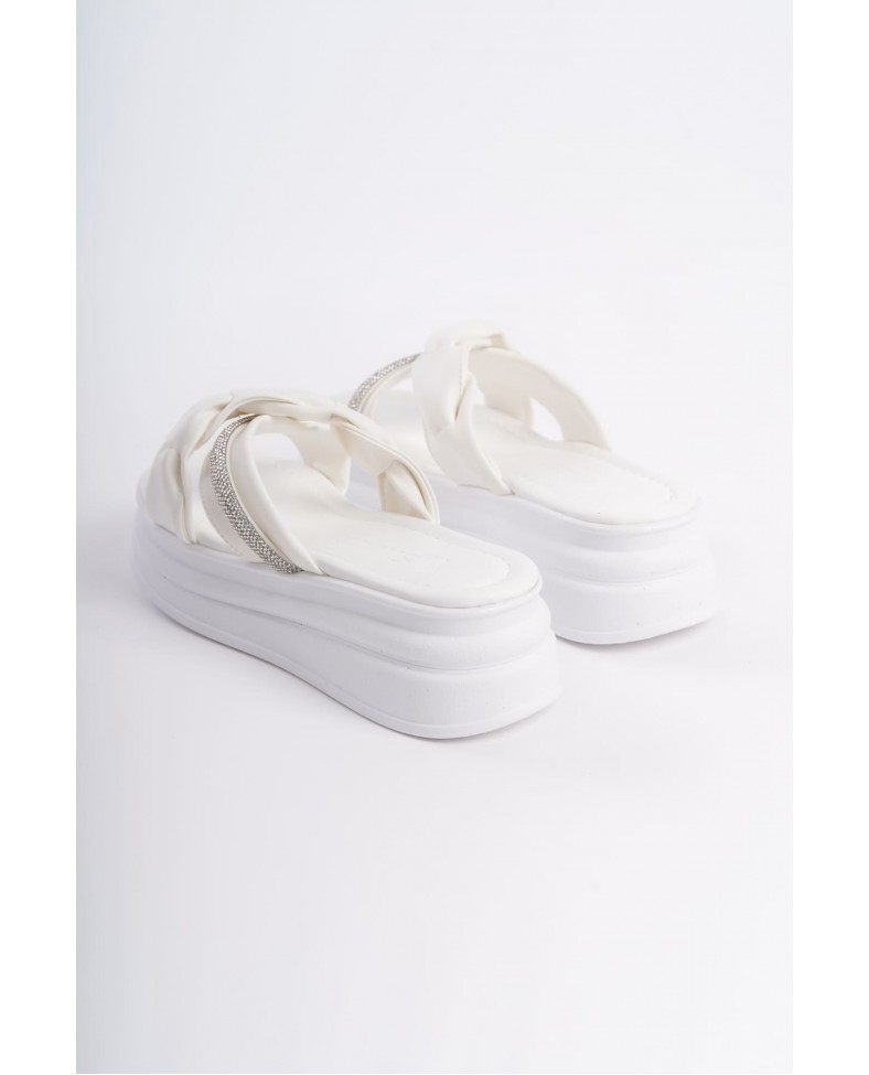 CLARA Düz Topuklu Kurdele Desenli Taşlı Kalın ve Ortopedik Taban Kadın Terlik  CBT - Beyaz Somersan Giyim | Kadın, Erkek ve Çocuk Moda