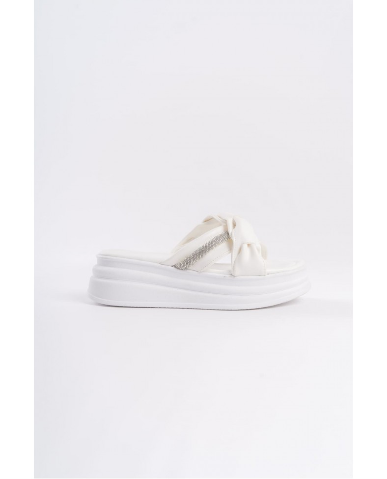 CLARA Düz Topuklu Kurdele Desenli Taşlı Kalın ve Ortopedik Taban Kadın Terlik  CBT - Beyaz Somersan Giyim | Kadın, Erkek ve Çocuk Moda