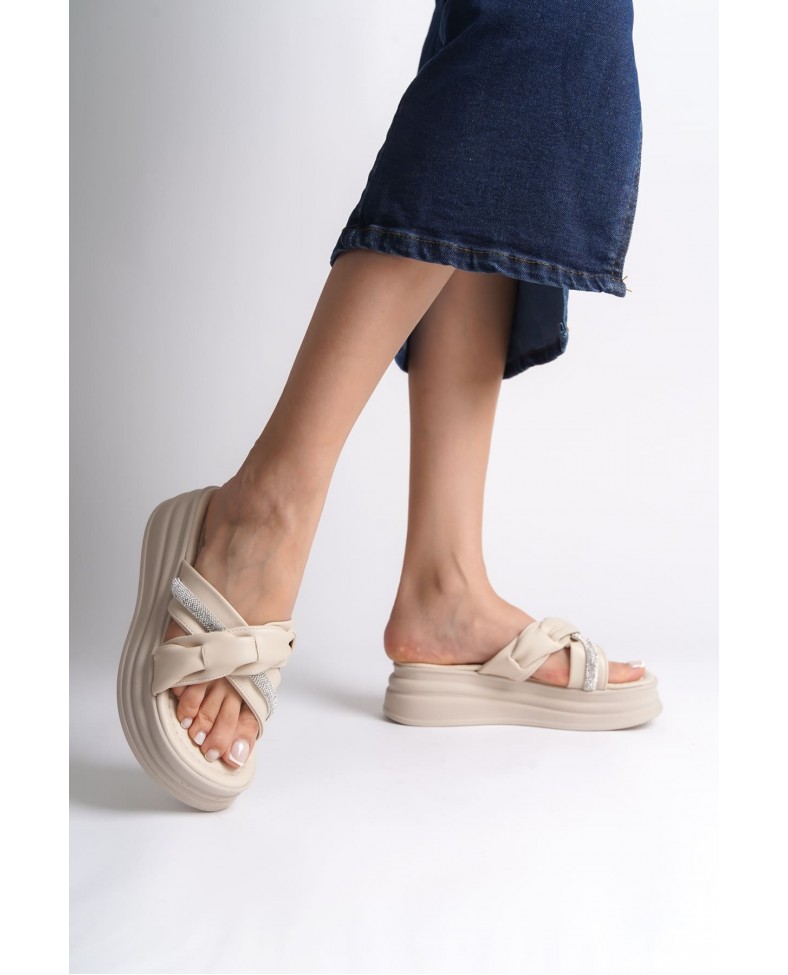 CLARA Düz Topuklu Kurdele Desenli Taşlı Kalın ve Ortopedik Taban Kadın Terlik  CKT - Krem Somersan Giyim | Kadın, Erkek ve Çocuk Moda