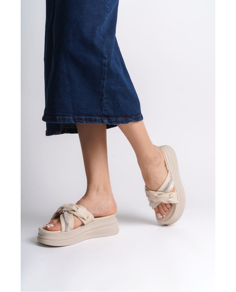 CLARA Düz Topuklu Kurdele Desenli Taşlı Kalın ve Ortopedik Taban Kadın Terlik  CKT - Krem Somersan Giyim | Kadın, Erkek ve Çocuk Moda