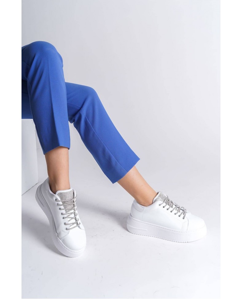 DELLA Bağcıklı Ortopedik Taban Taşlı Kadın Sneaker Spor Ayakkabı CBT - Beyaz Somersan Giyim | Kadın, Erkek ve Çocuk Moda