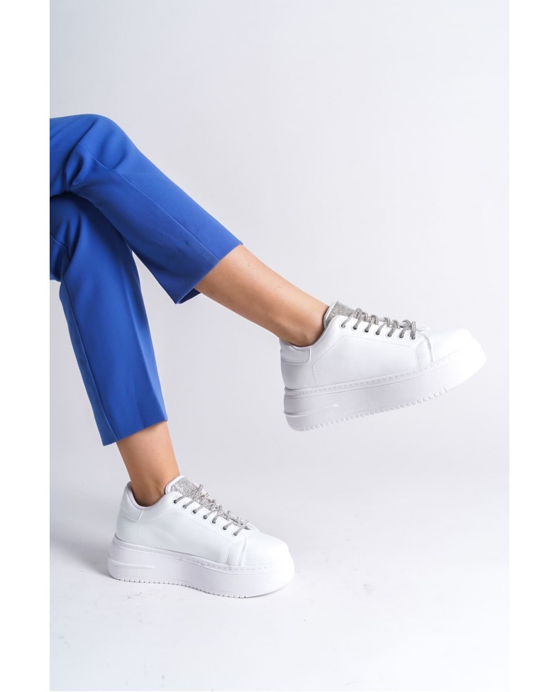 DELLA Bağcıklı Ortopedik Taban Taşlı Kadın Sneaker Spor Ayakkabı CBT - Beyaz Somersan Giyim | Kadın, Erkek ve Çocuk Moda