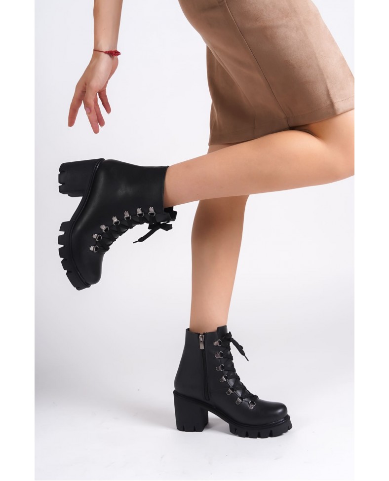 EMMA Bağcıklı Fermuarlı Ortopedik Taban Topuklu Kadın Bot  CST - Siyah Somersan Giyim | Kadın, Erkek ve Çocuk Moda