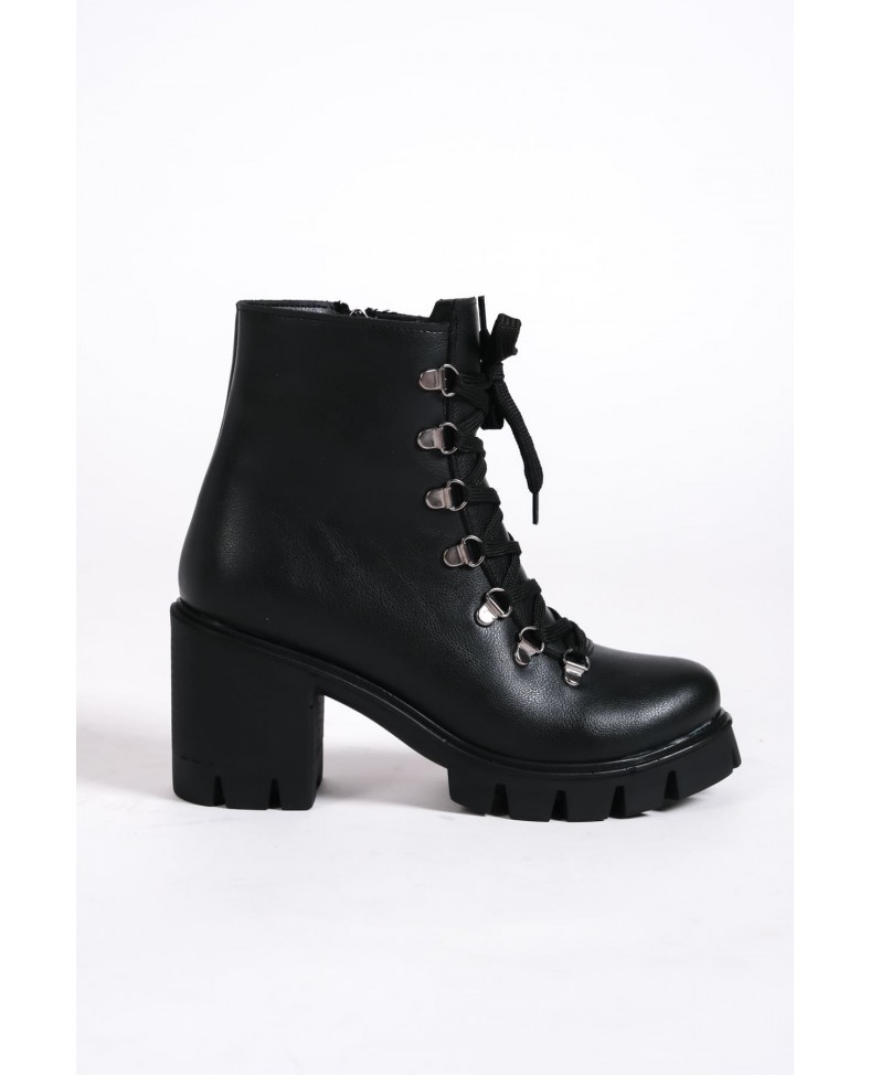 EMMA Bağcıklı Fermuarlı Ortopedik Taban Topuklu Kadın Bot  CST - Siyah Somersan Giyim | Kadın, Erkek ve Çocuk Moda