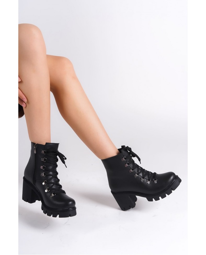 EMMA Bağcıklı Fermuarlı Ortopedik Taban Topuklu Kadın Bot  CST - Siyah Somersan Giyim | Kadın, Erkek ve Çocuk Moda