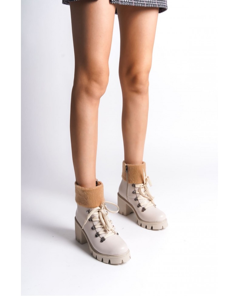 EMMA Bağcıklı Fermuarlı Ortopedik Taban Topuklu Kürk DetaylıKadın Bot CKT - Krem Somersan Giyim | Kadın, Erkek ve Çocuk Moda