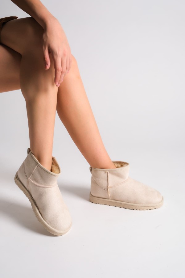 JOLIE Bağcıksız Düz Taban İçi Kürklü Kısa Süet Kadın Bot SKT - Krem