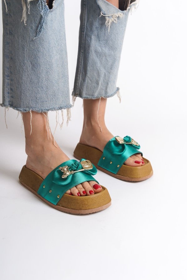 DILA Kalın ve Ortopedik Taban Ayıcıklı Saten Kadın Terlik  SKT - Yeşil