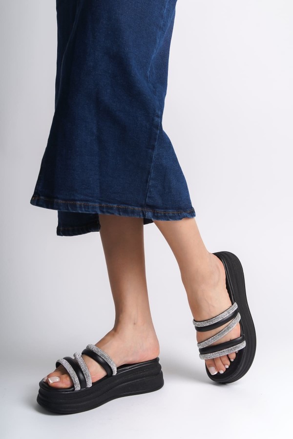 ELISE Düz Topuklu Şeritli Taşlı Kalın ve Ortopedik Taban Kadın Terlik CST - Siyah