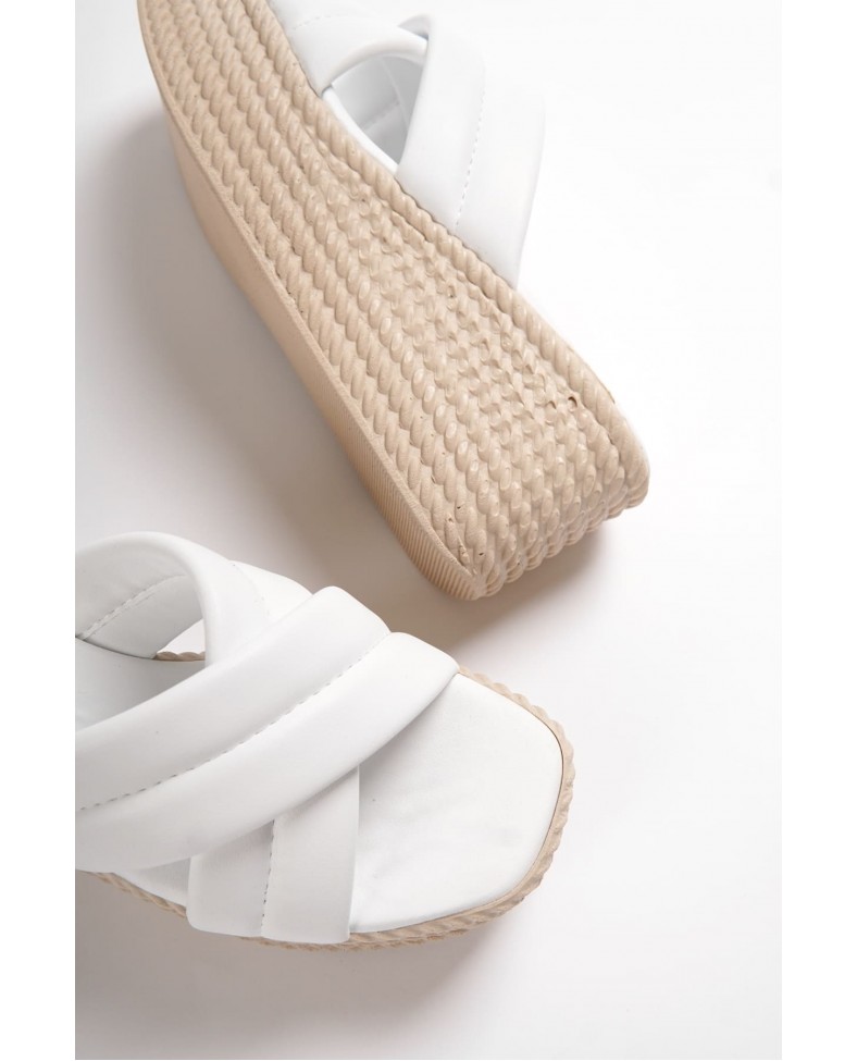 JOYMIX Dolgu Topuklu Ortopedik Taban Hasır Görünümlü Kadın Terlik CKT - Beyaz Somersan Giyim | Kadın, Erkek ve Çocuk Moda