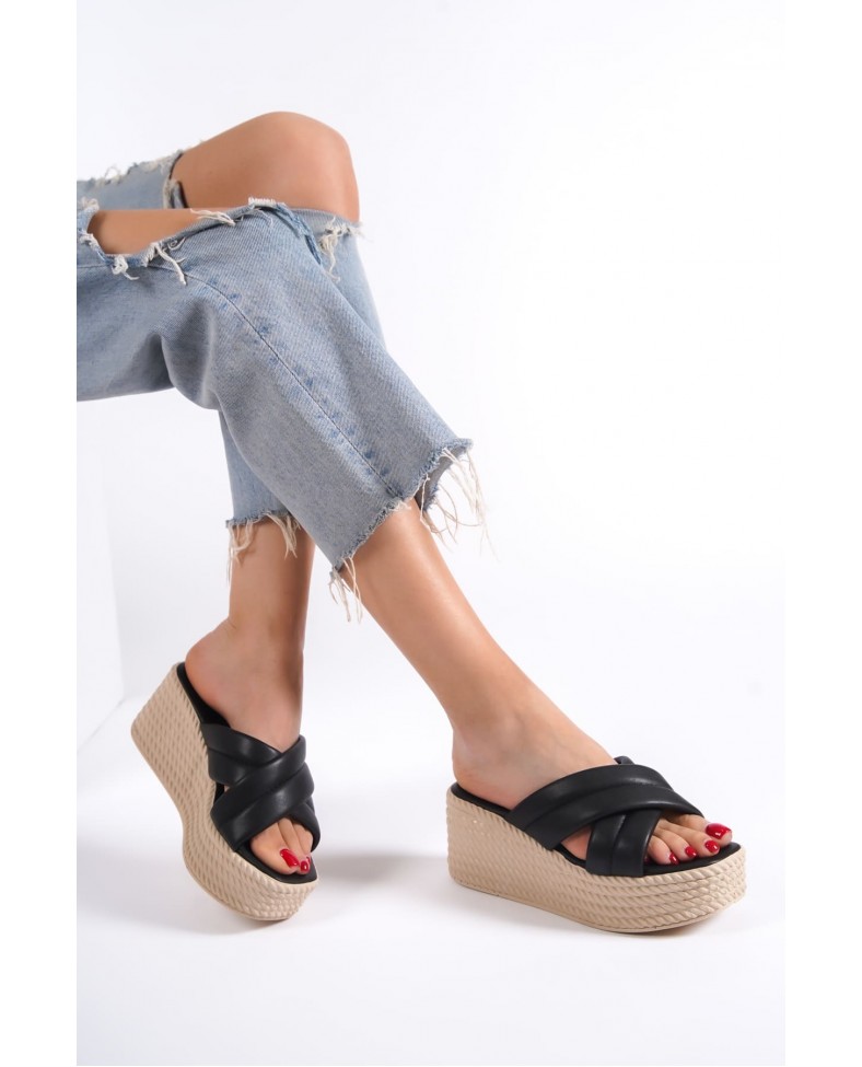 JOYMIX Dolgu Topuklu Ortopedik Taban Hasır Görünümlü Kadın Terlik CKT - Siyah Somersan Giyim | Kadın, Erkek ve Çocuk Moda