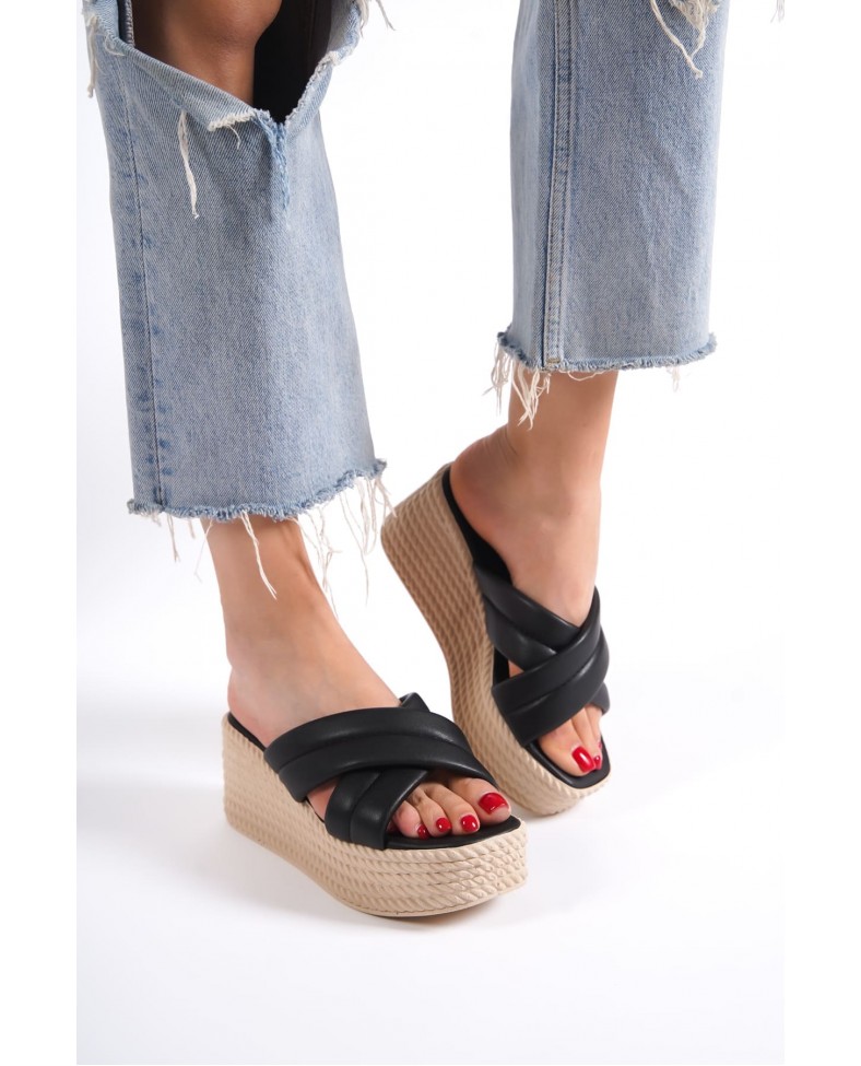 JOYMIX Dolgu Topuklu Ortopedik Taban Hasır Görünümlü Kadın Terlik CKT - Siyah Somersan Giyim | Kadın, Erkek ve Çocuk Moda