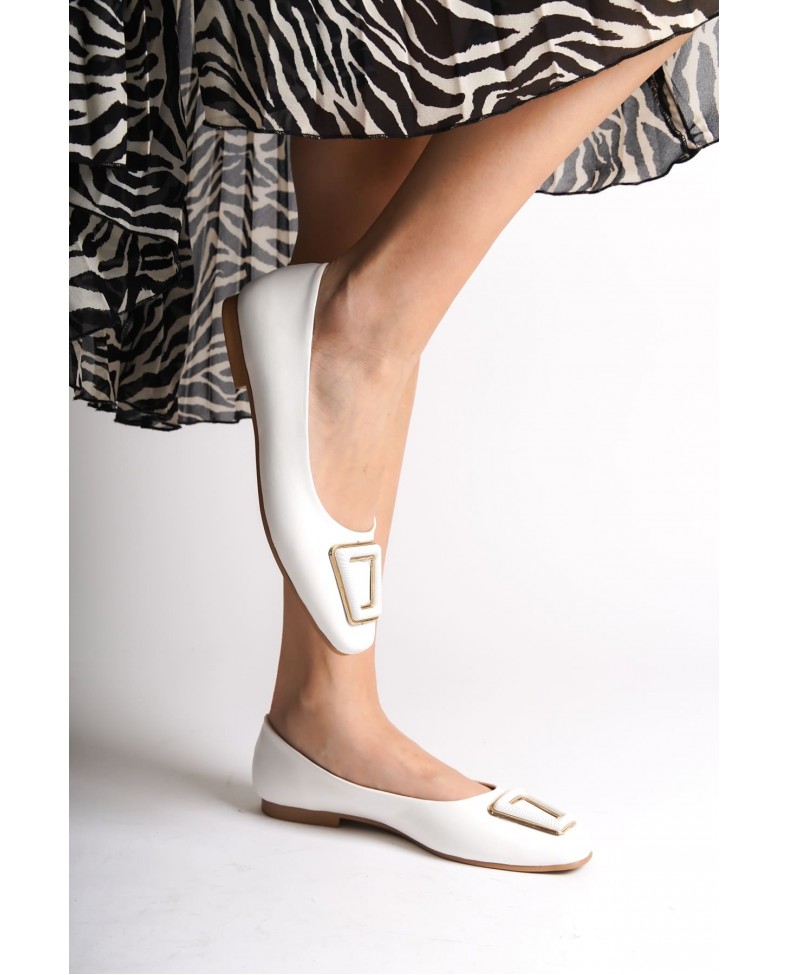 KAYLEE Bağcıksız Ortopedik Rahat Taban Toka Detaylı Kadın Babet Ayakkabı CKT - Beyaz Somersan Giyim | Kadın, Erkek ve Çocuk Moda