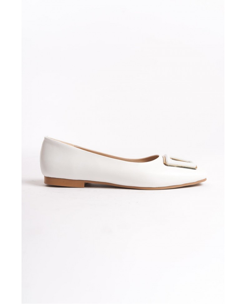 KAYLEE Bağcıksız Ortopedik Rahat Taban Toka Detaylı Kadın Babet Ayakkabı CKT - Beyaz Somersan Giyim | Kadın, Erkek ve Çocuk Moda