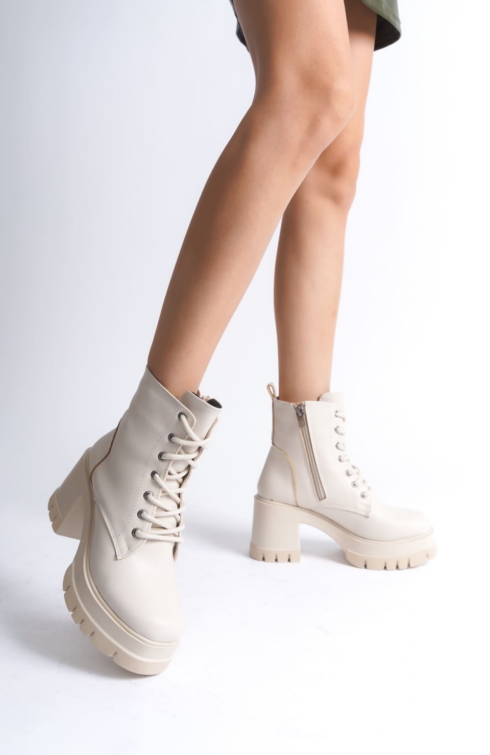 LAUREN Bağcıklı Fermuarlı Ortopedik Taban Topuklu Kadın Bot  CKT - Krem